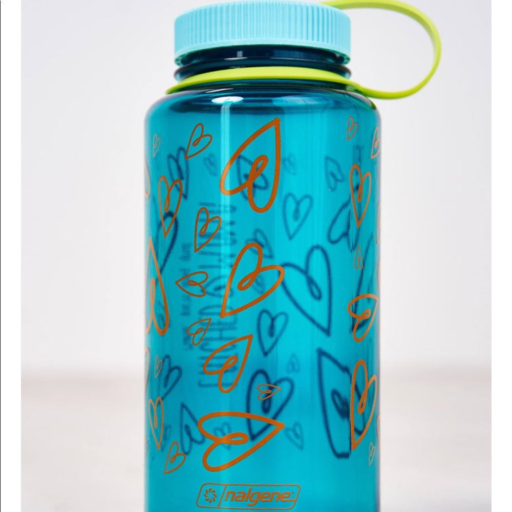Brand New in package Latched Mama Mama Love Nalgene bottle